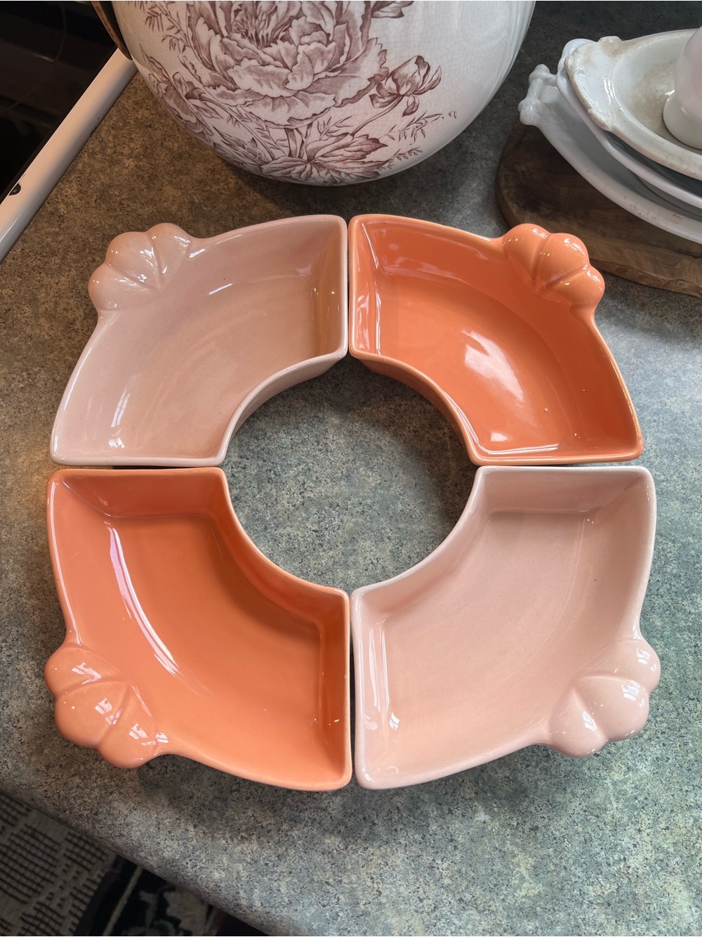Vintage California Pottery 4
Piece Lazy Replacement
Pieces J31